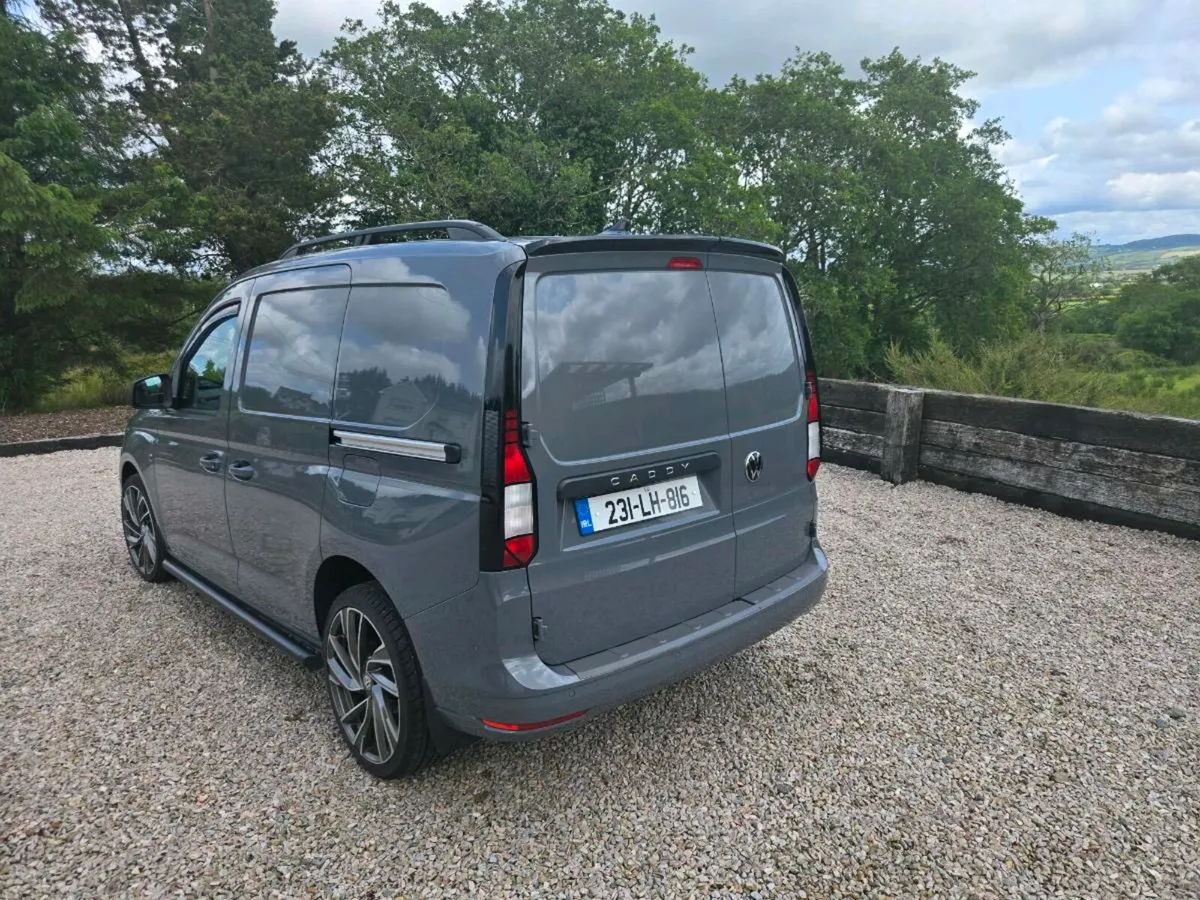 Caddy van - Image 4