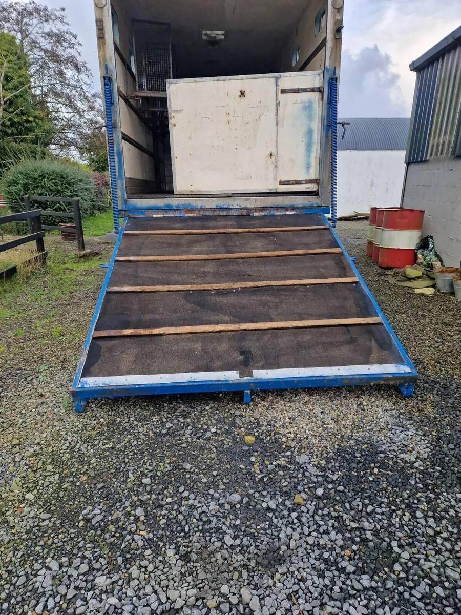 Horse Lorry - Image 2