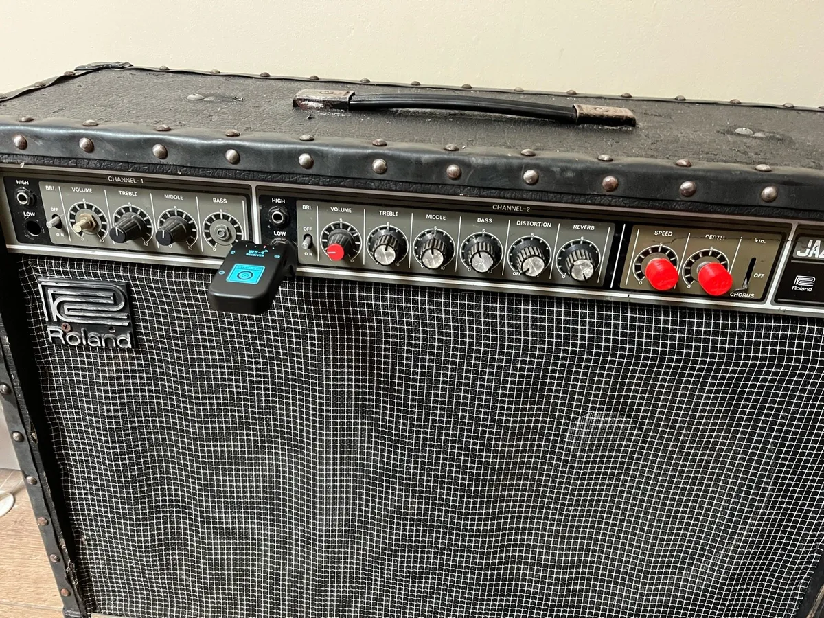 Roland jc120 - Image 1