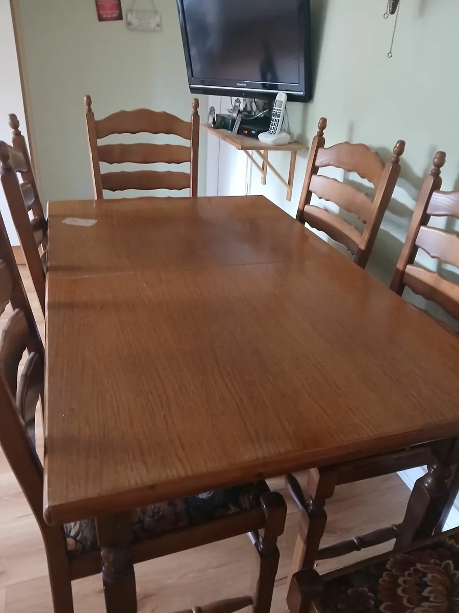 Table and 6 chairs - Image 3