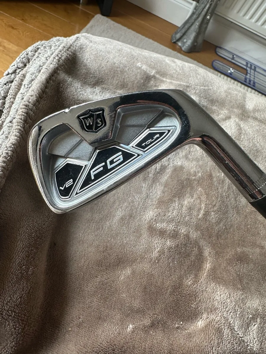 Wilson Staff FG tour V2 3 iron - Image 1