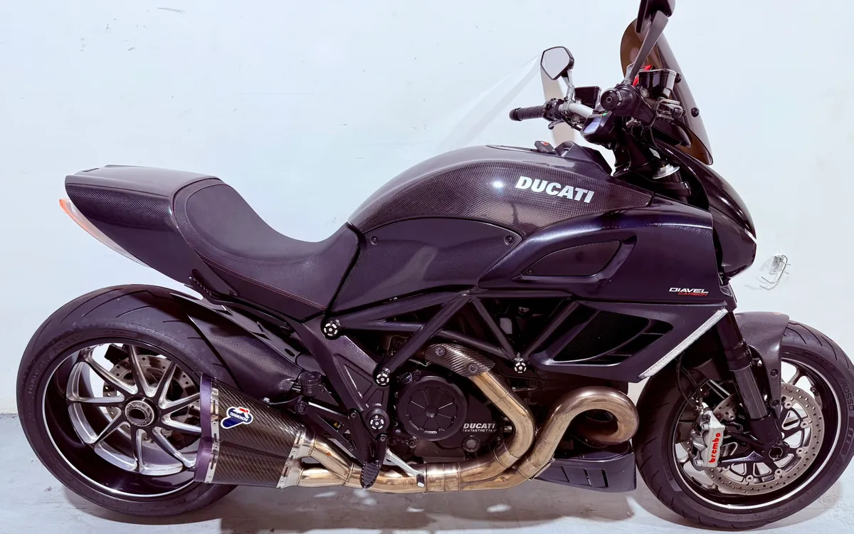 DUCATI DIAVEL CARBON LOW MILES 8k - Image 1
