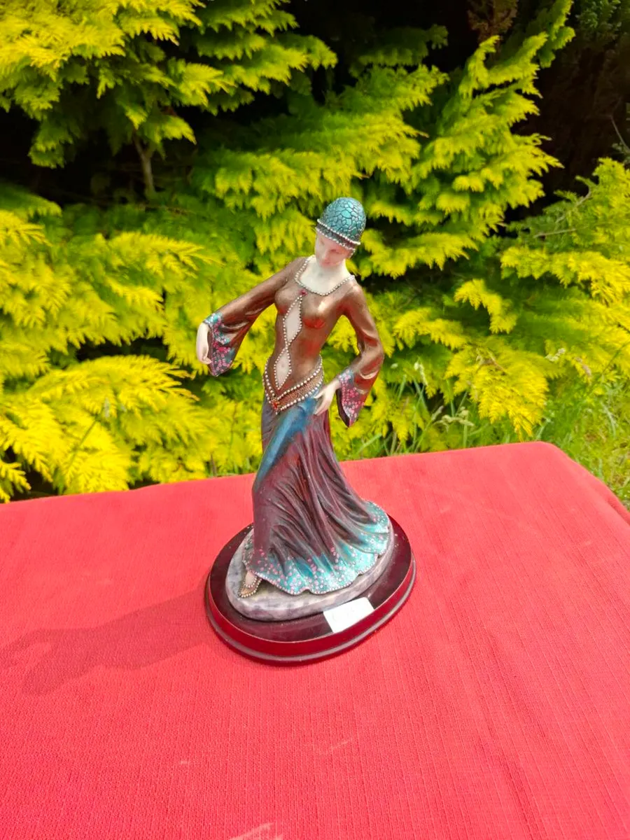 Dancer statue postage possible - Image 1