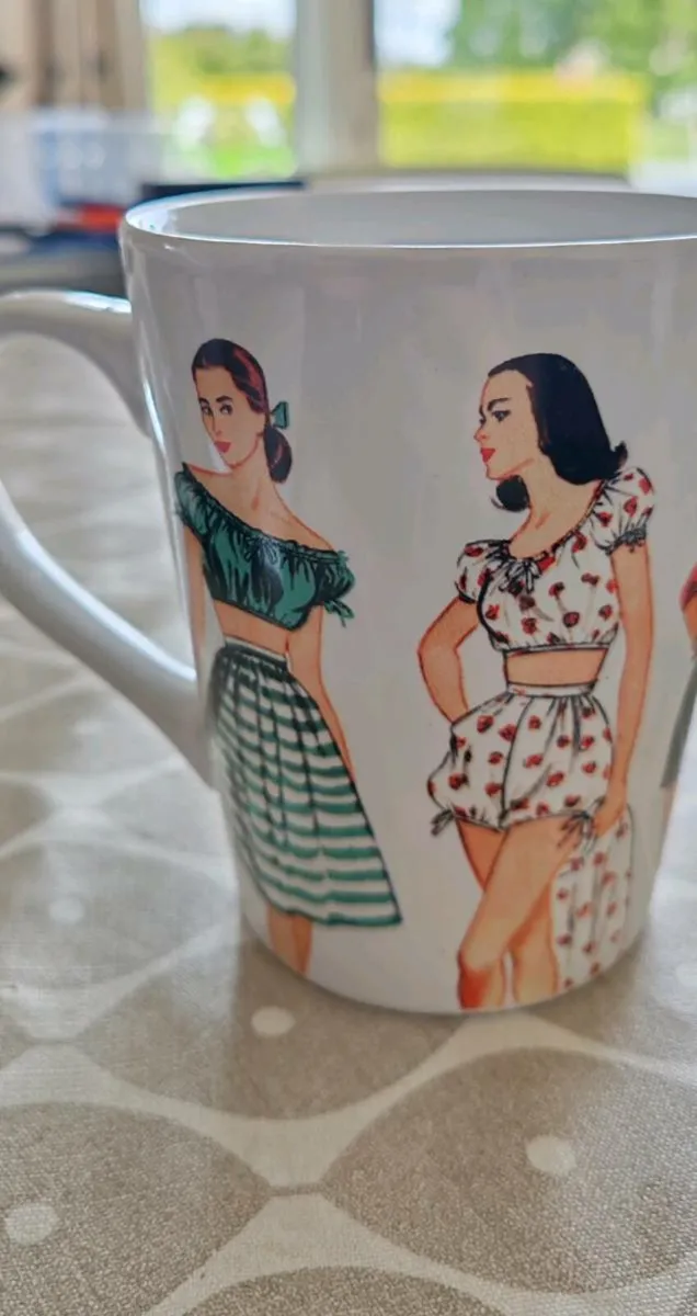 Vintage style fashion  mug - Image 4
