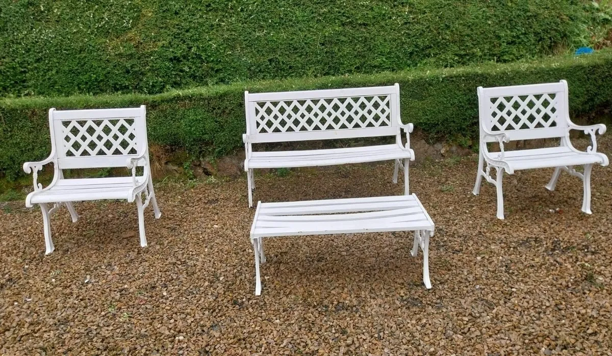 Garden furniture- cast iron - Image 1