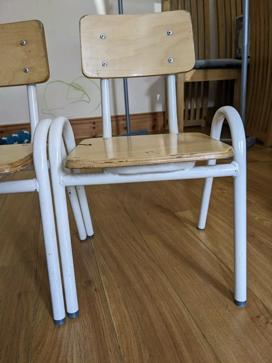 Free toddler chairs - Image 3
