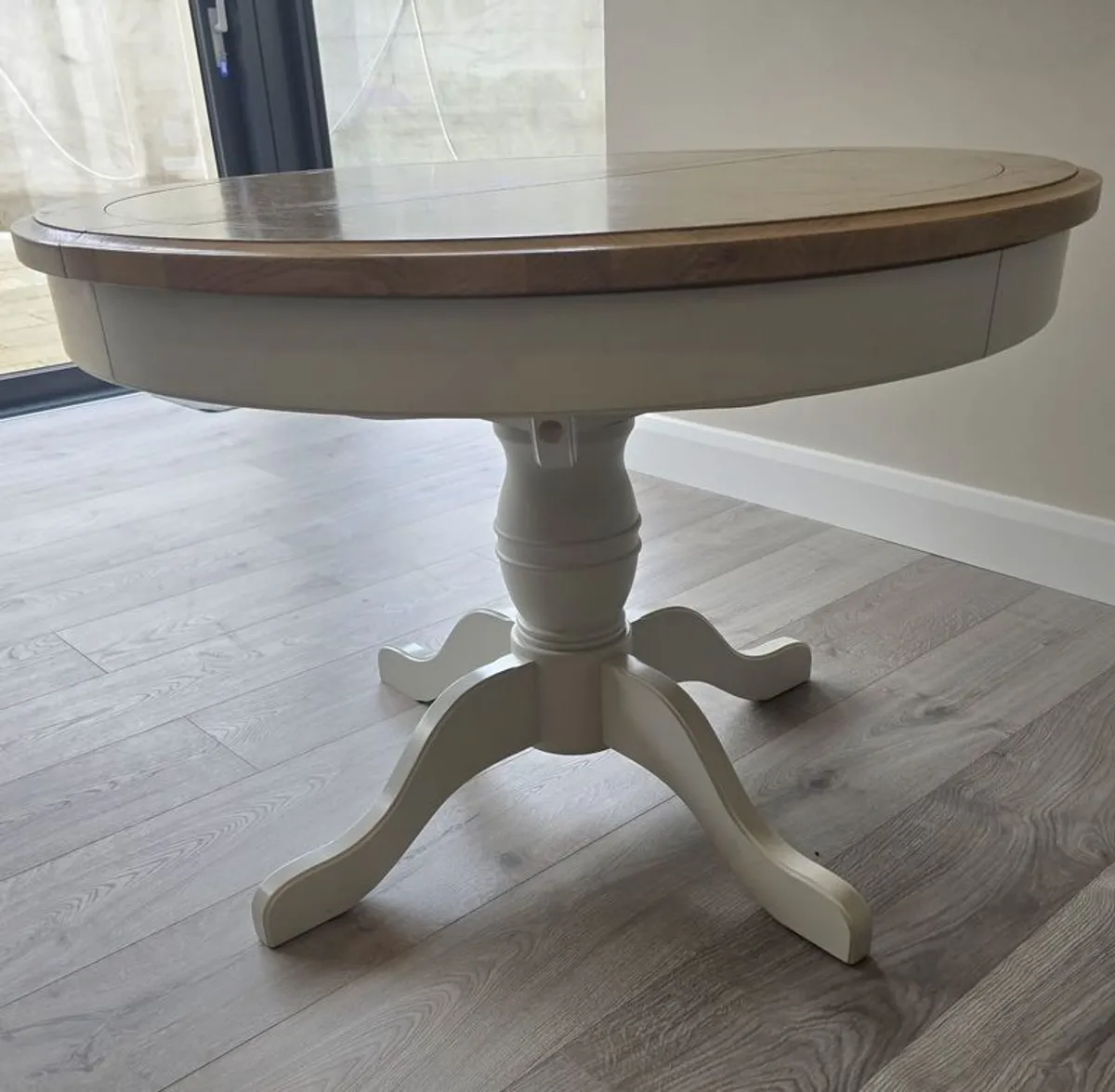 Dining Table and 6 chairs - Image 4