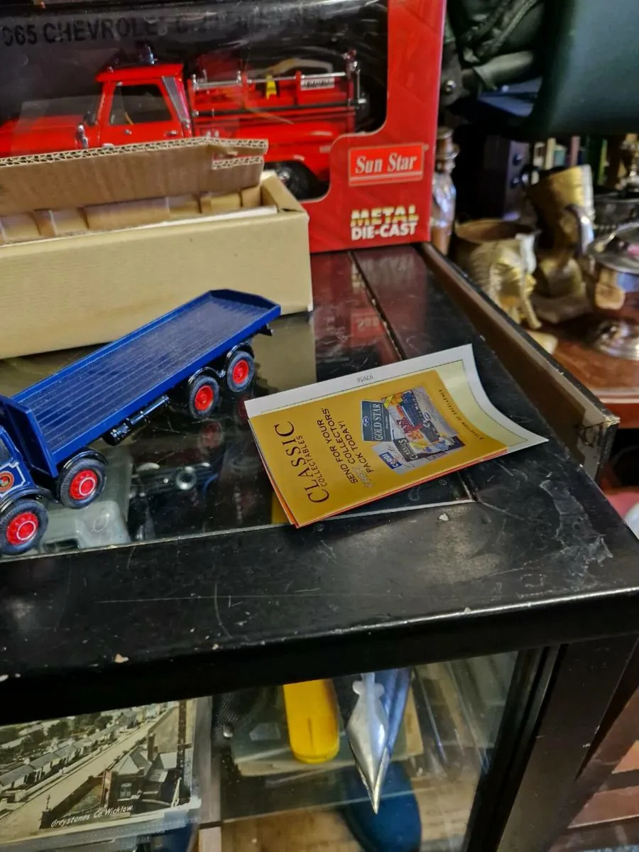 Corgi Pickfords Truck - Image 3
