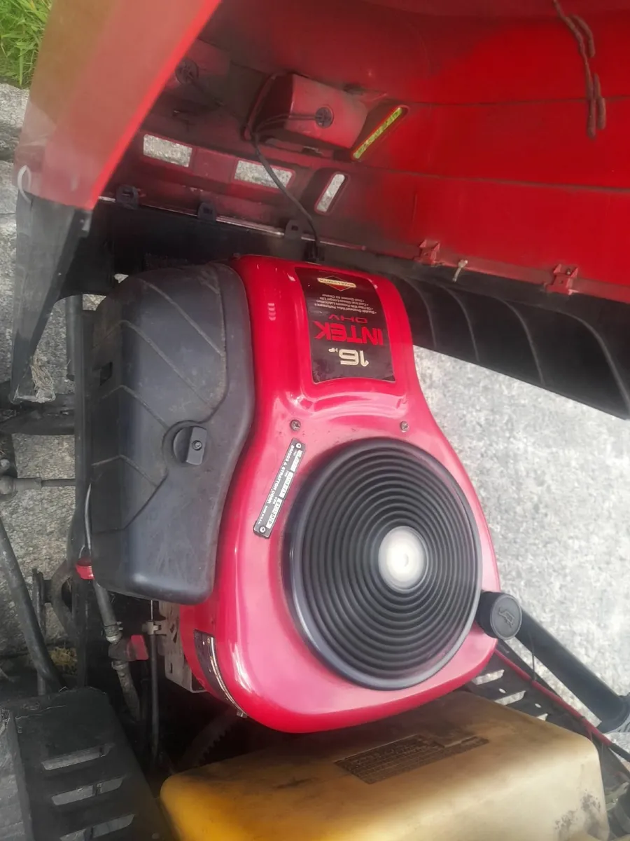 Castlegarden lawnmower - Image 1