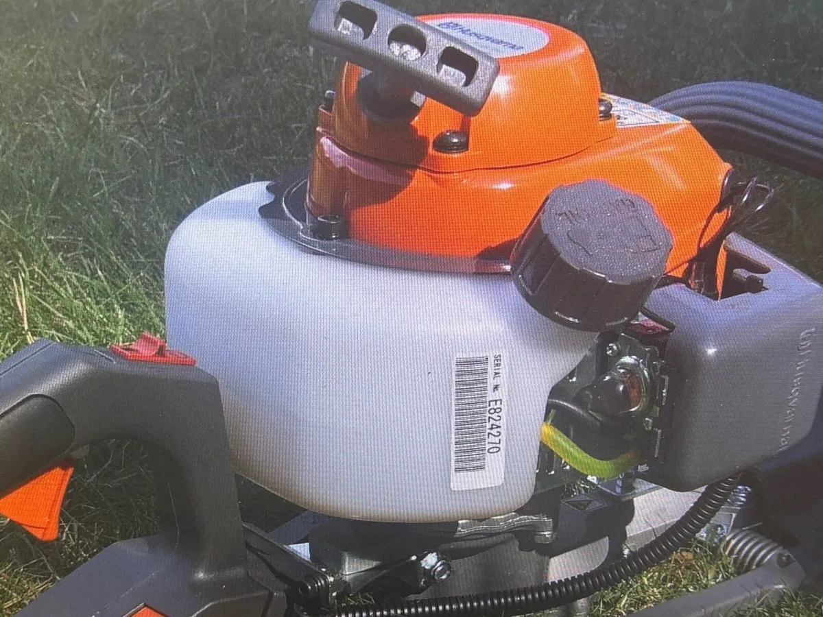 Husqvarna 123hd65 hedge trimmer