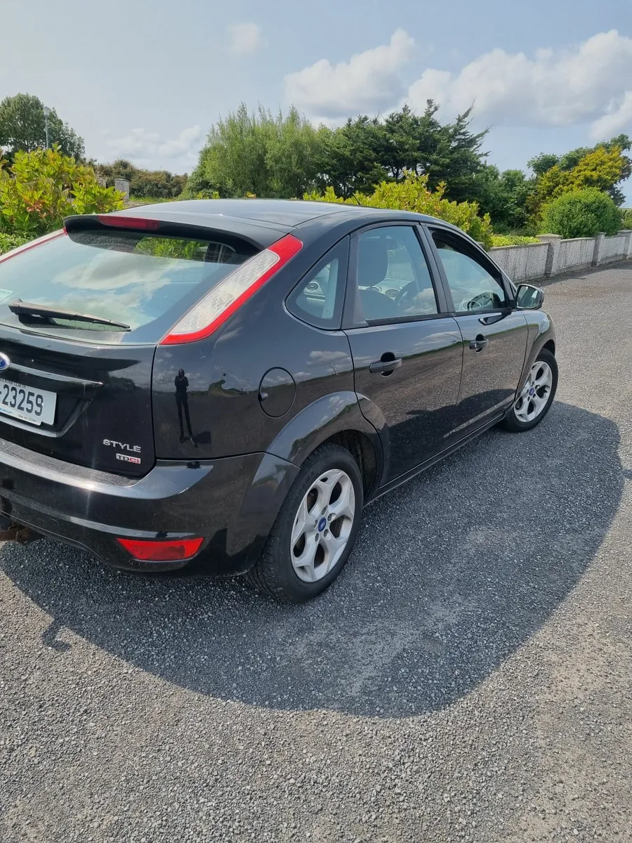 Ford Focus 2011 - Image 1