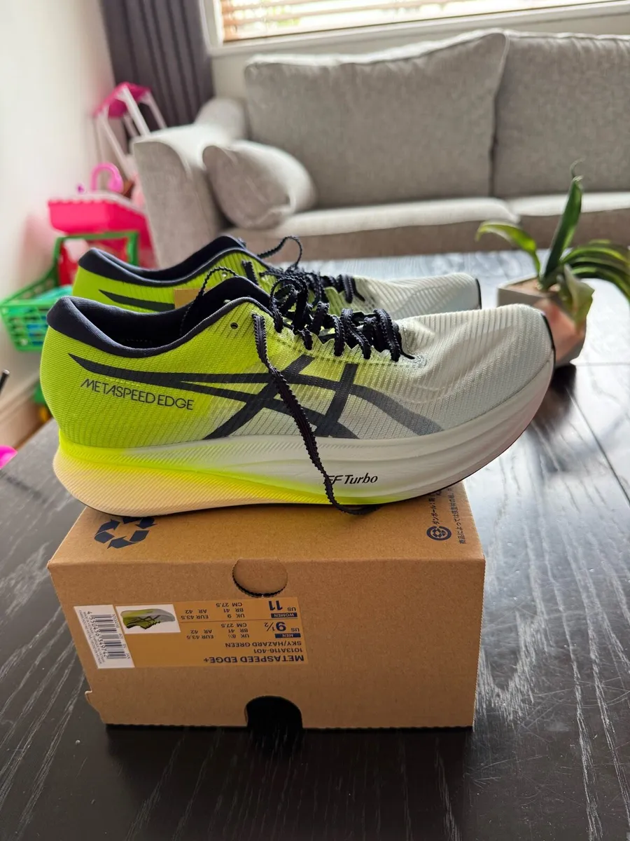 ASICS metaspeed edge + 8.5 uk - Image 1