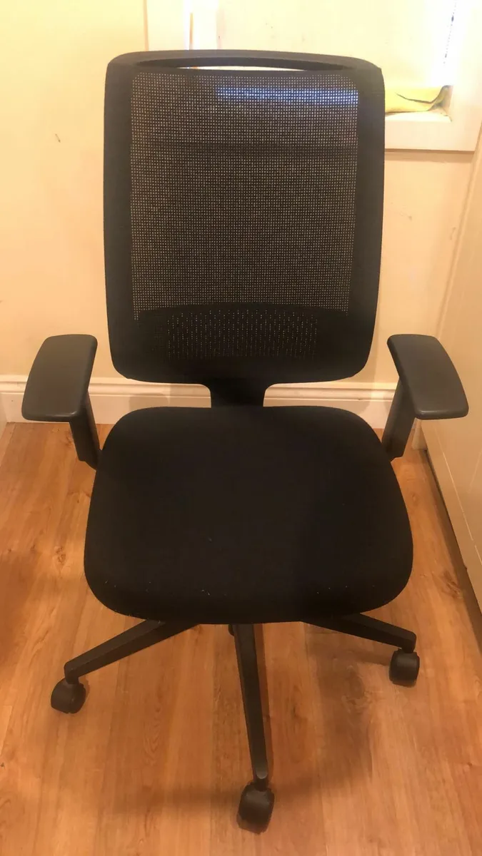2 office chairs & 1 office monitor for Sale in Dub - Image 3
