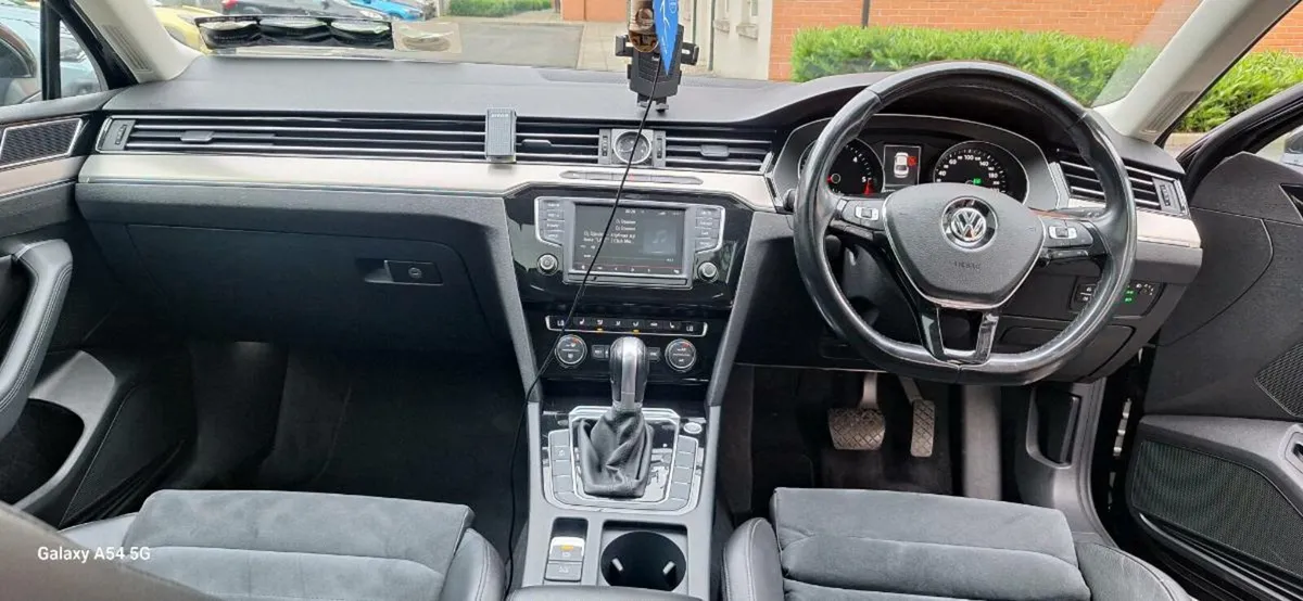 Car - Image 4