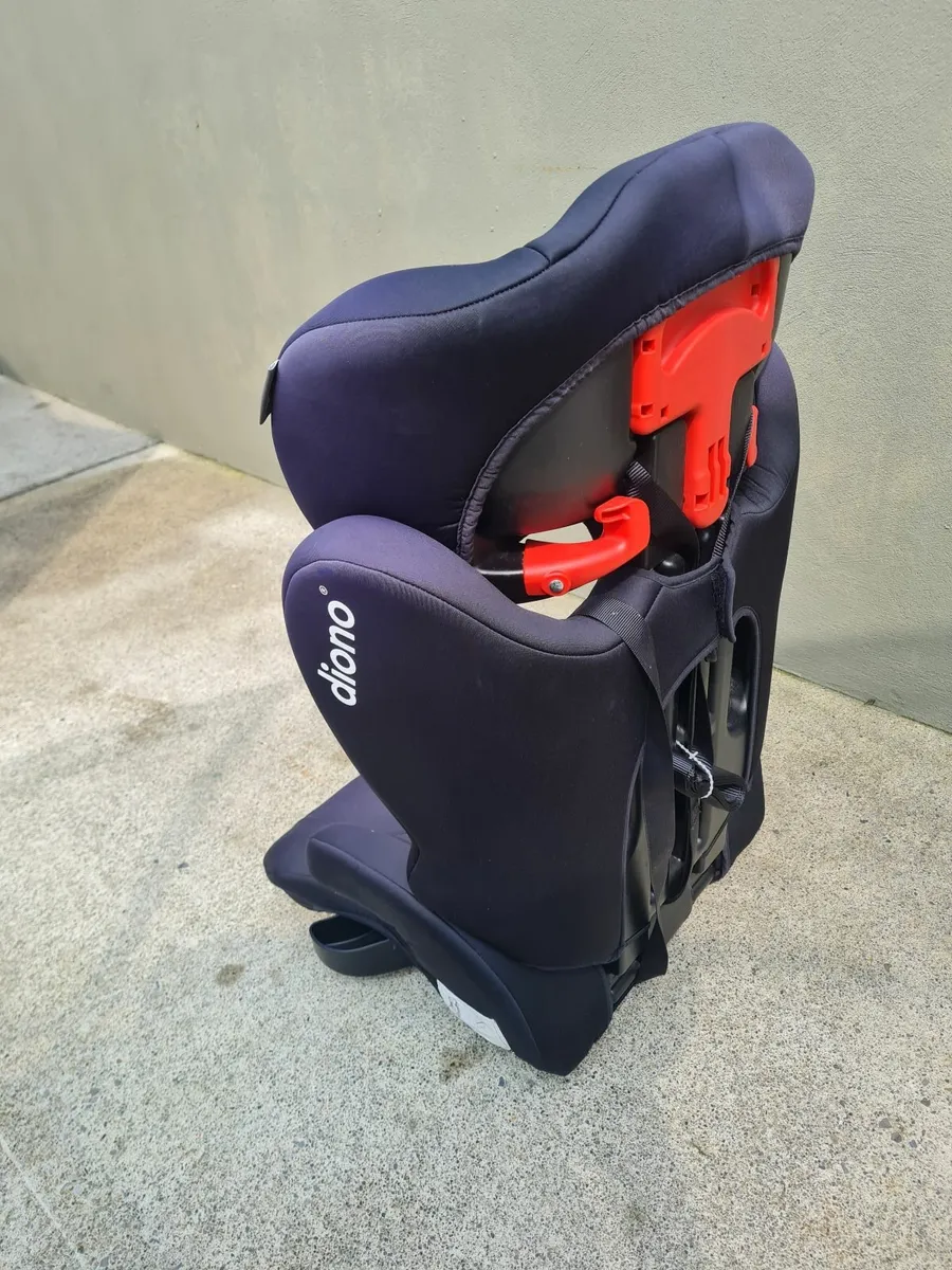 Car seat - Image 1