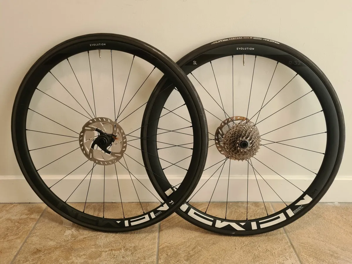 Wheelset for road bike with disc brake - Image 1