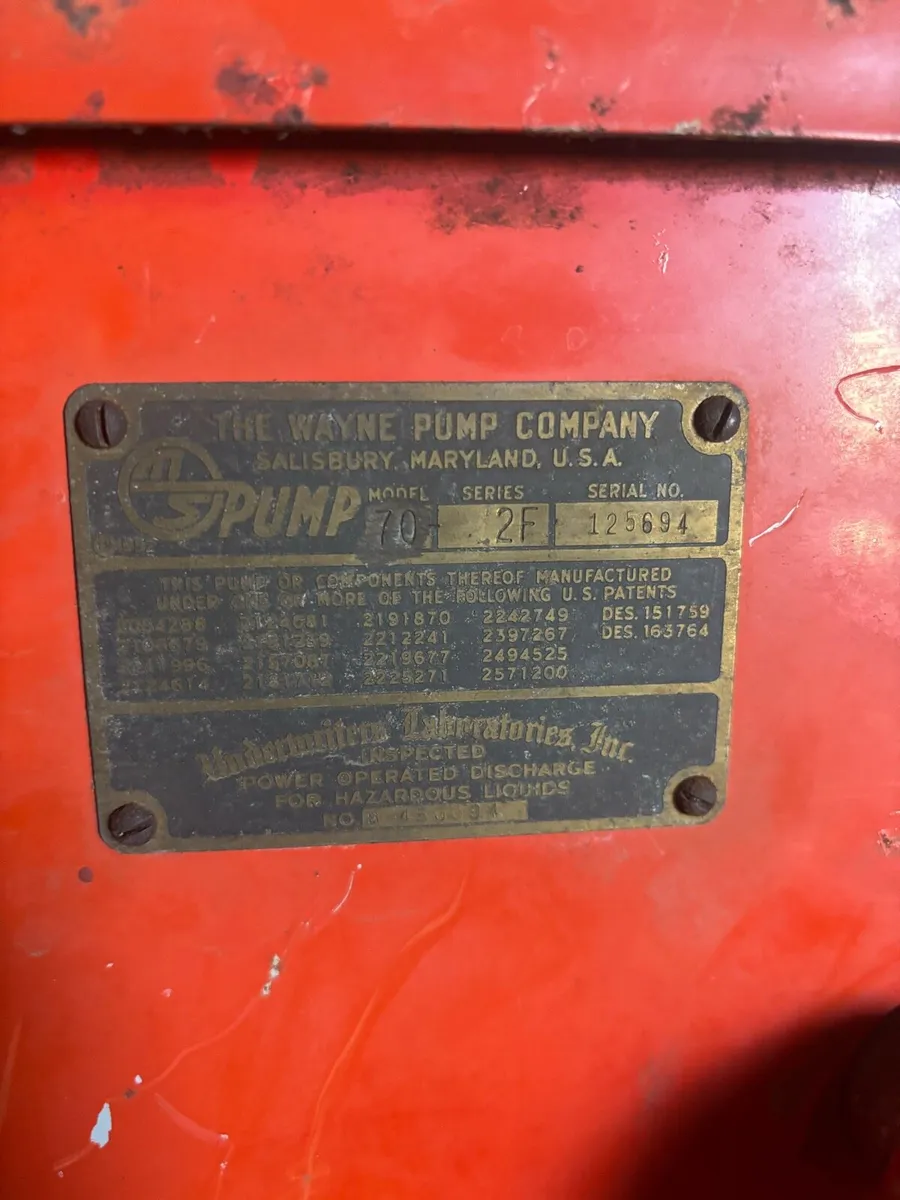 Vintage petrol pump - Image 3