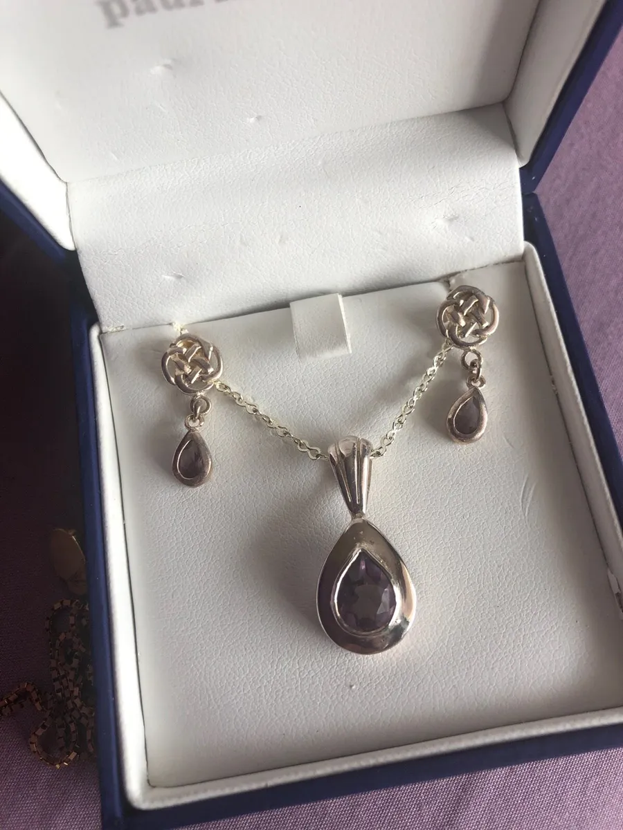 Necklace & earrings - Image 1