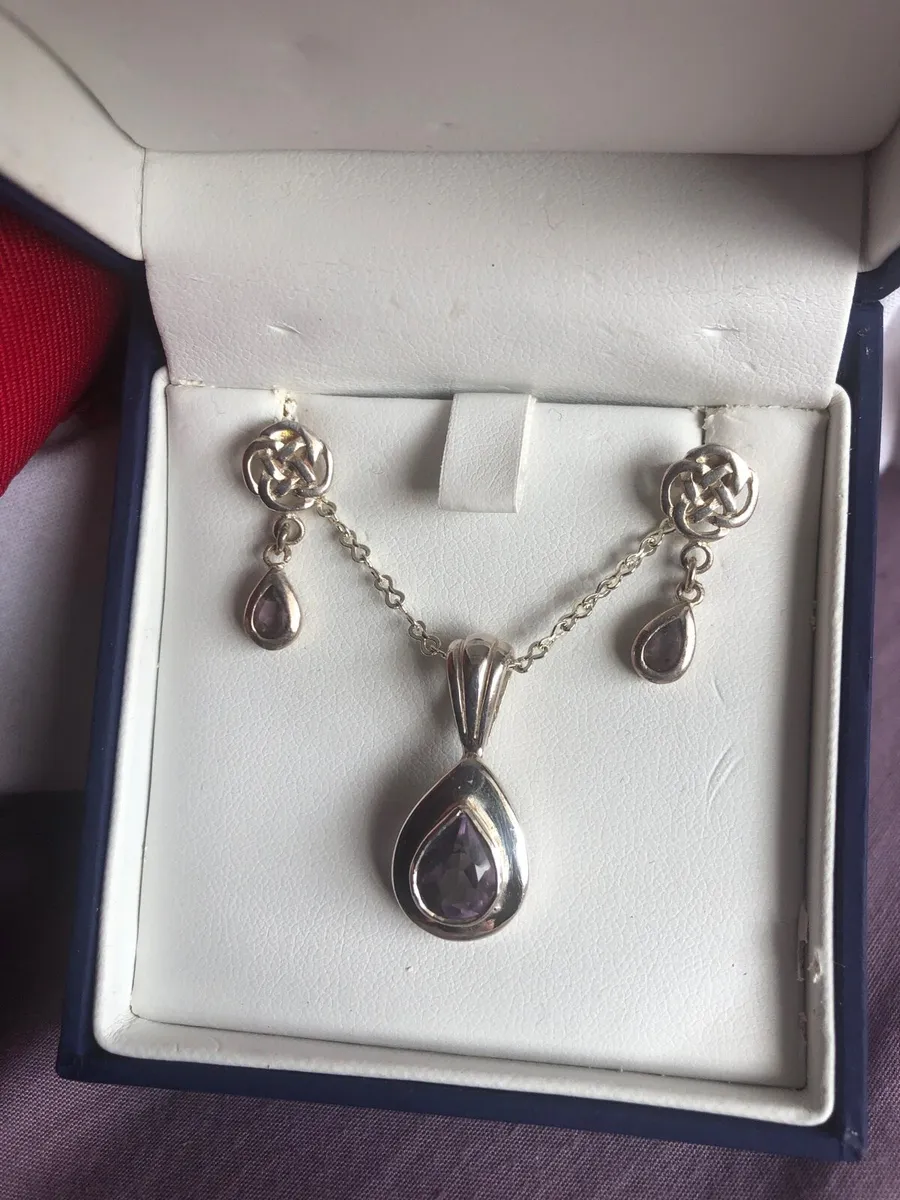 Necklace & earrings - Image 2