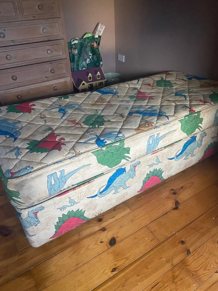 Single bed - Image 3