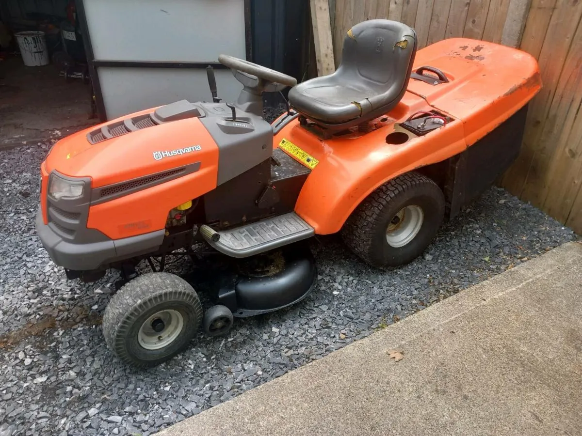 Husqvarna ride on lawnmower - Image 2