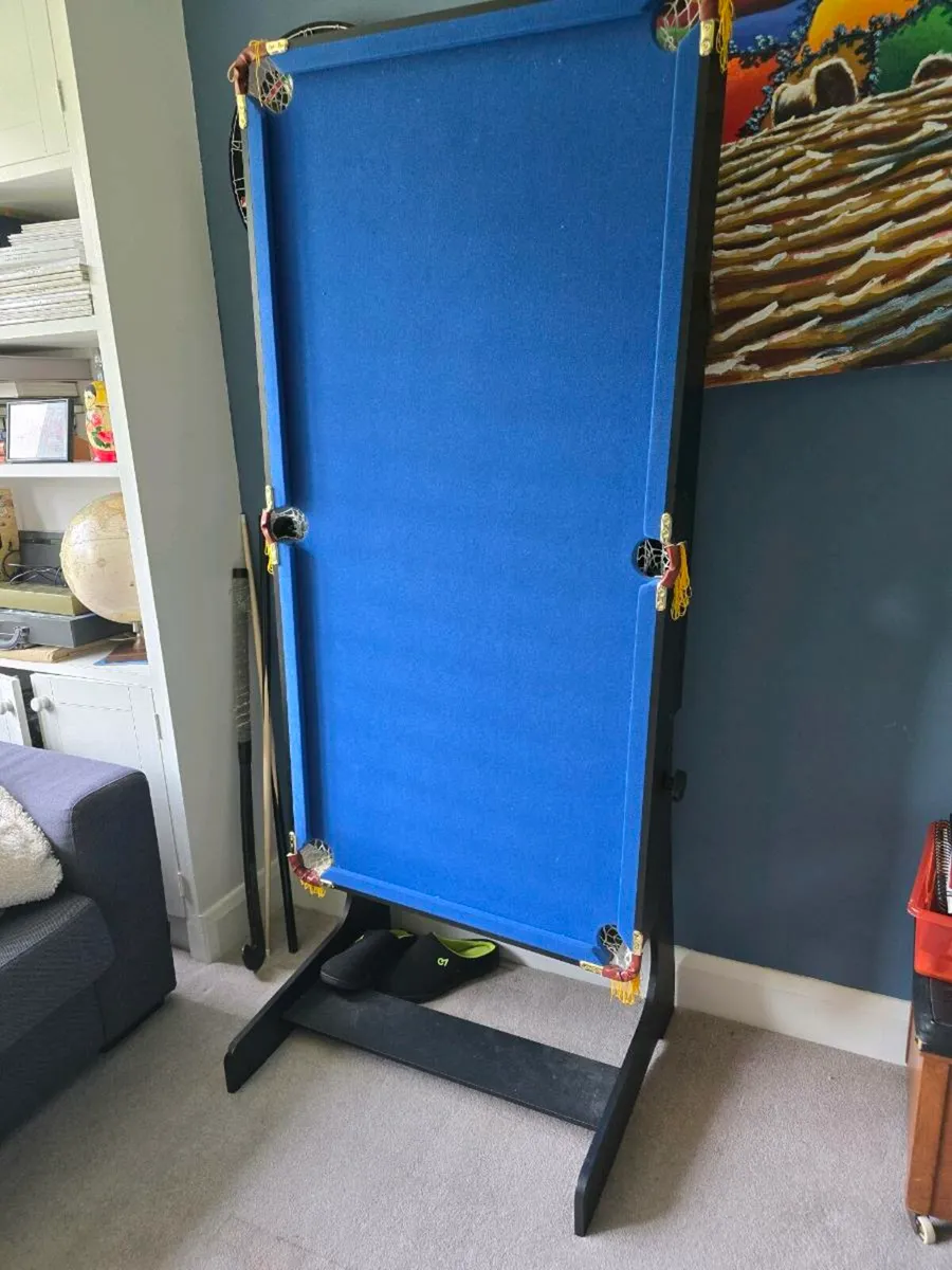 Fold away pool.table - Image 1