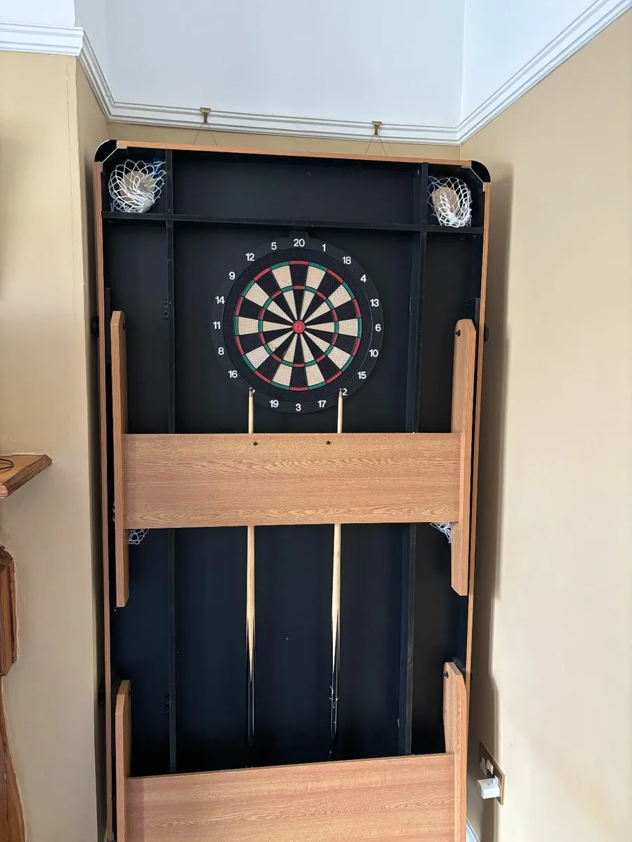 Pool table - Image 1