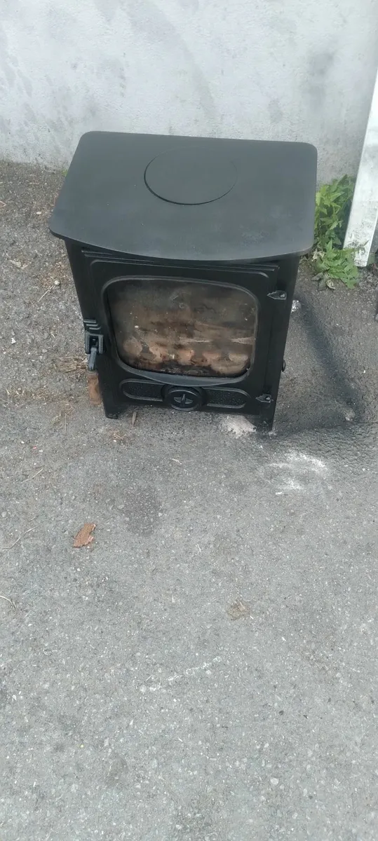 Stove maybe suitable for shed r house priced - Image 1