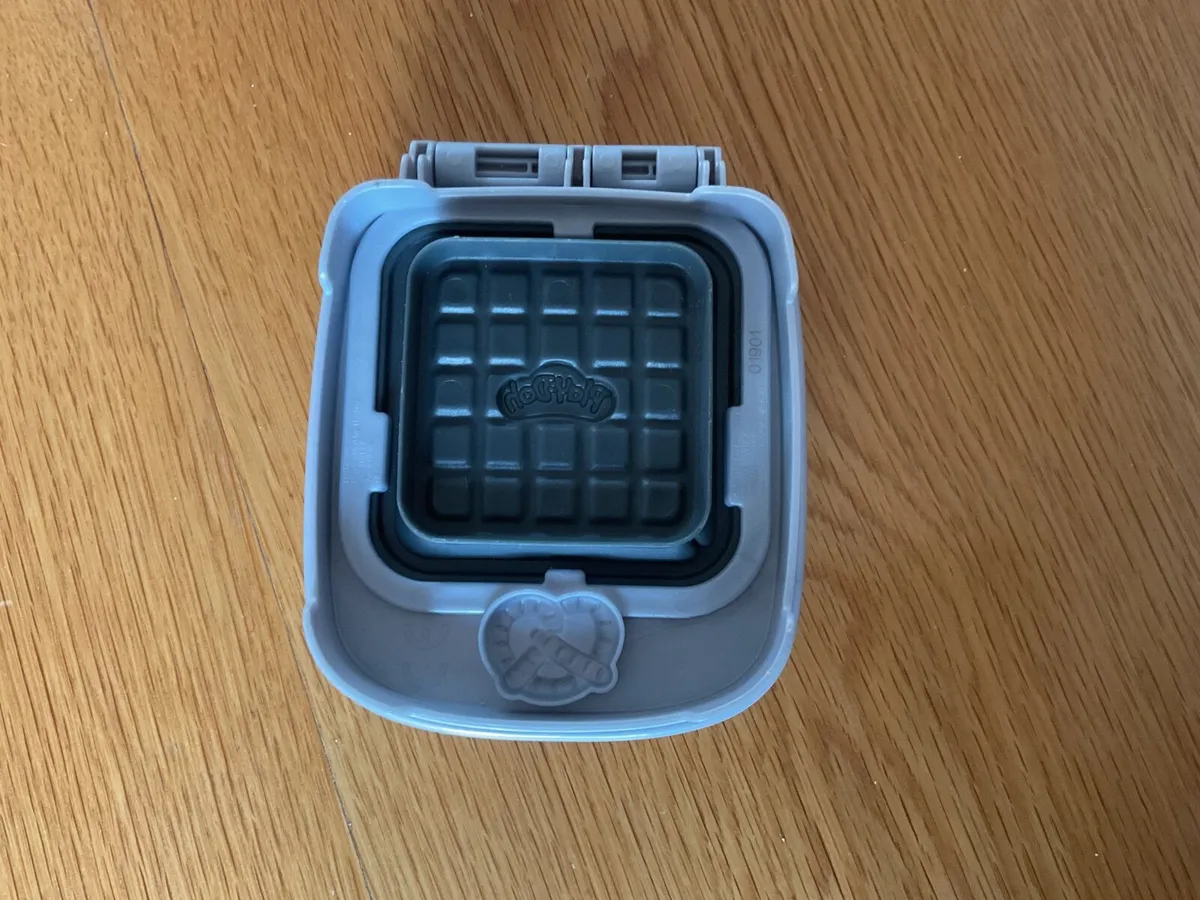 Playdoh Toastie maker - Image 1