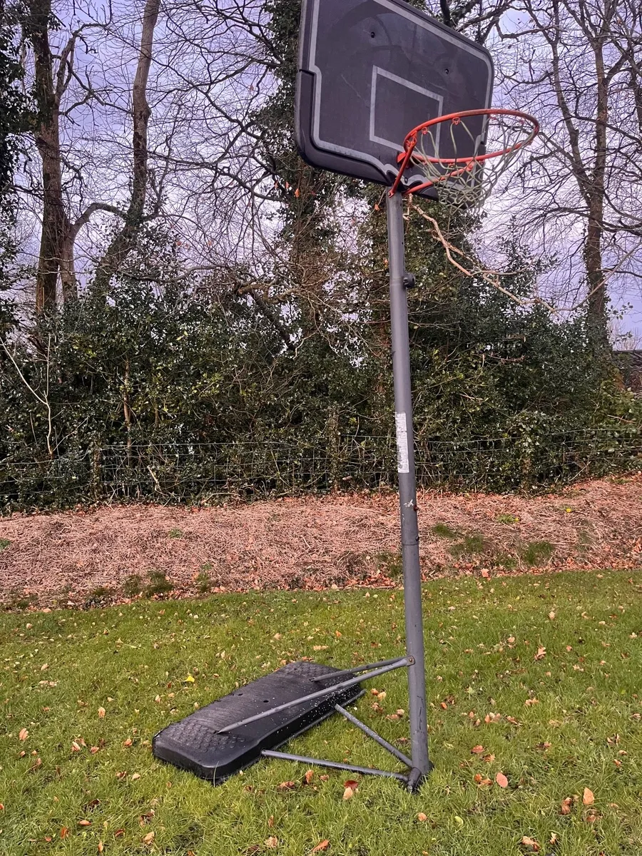 **Basketball stand** - Image 3