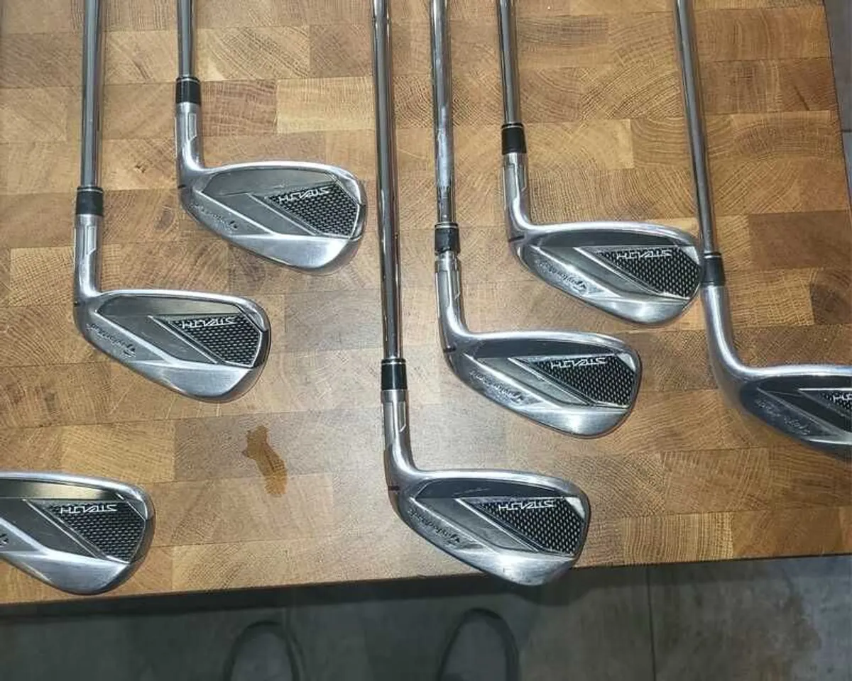 Taylormade Stealth Irons 2023 7 Clubs - Image 1