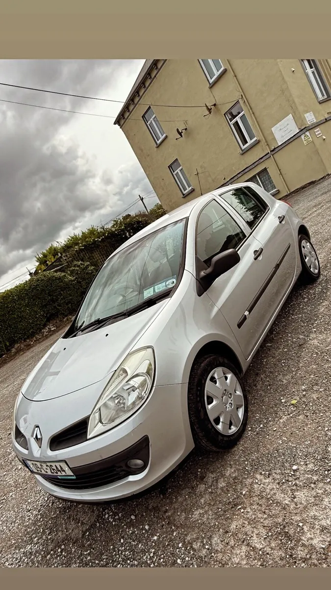 Renault Clio Royale Edition (Low Millage) - Image 2