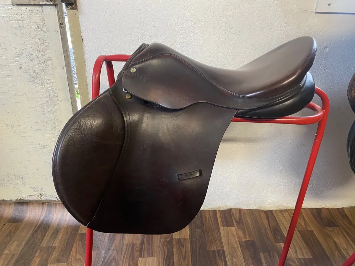 Berney brothers saddle - Image 1