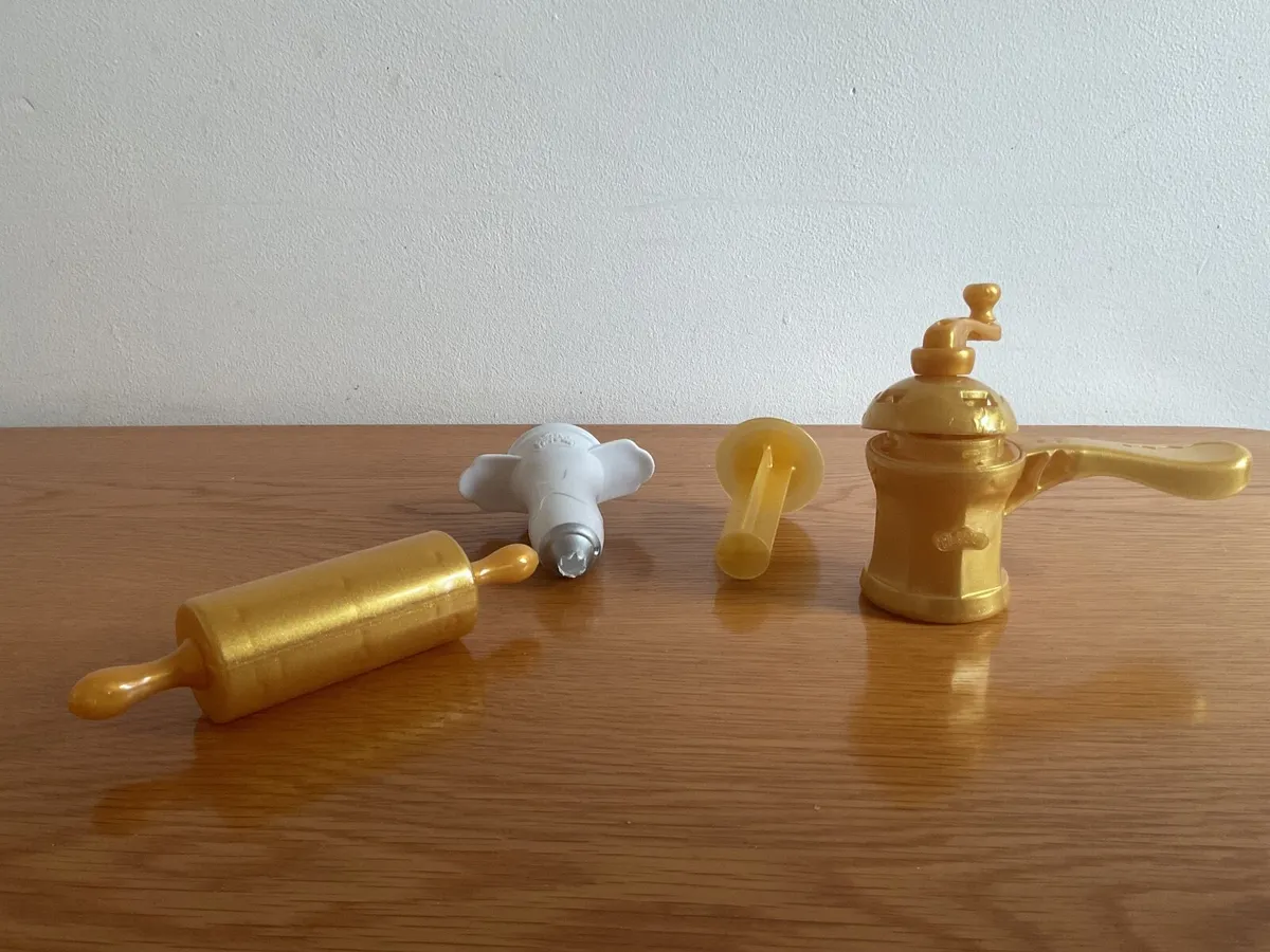 Various Playdoh Cake accessories - Image 4