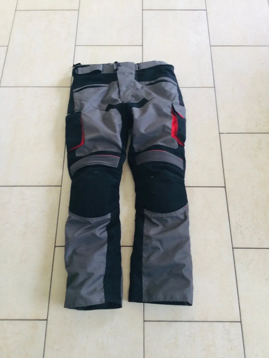 RST/Dainese Motorcycle Gear Size Medium - Image 3