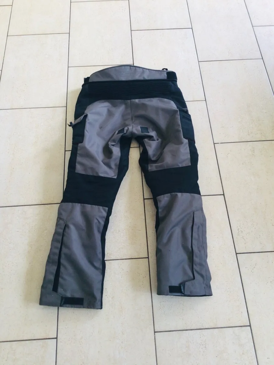 RST/Dainese Motorcycle Gear Size Medium - Image 4