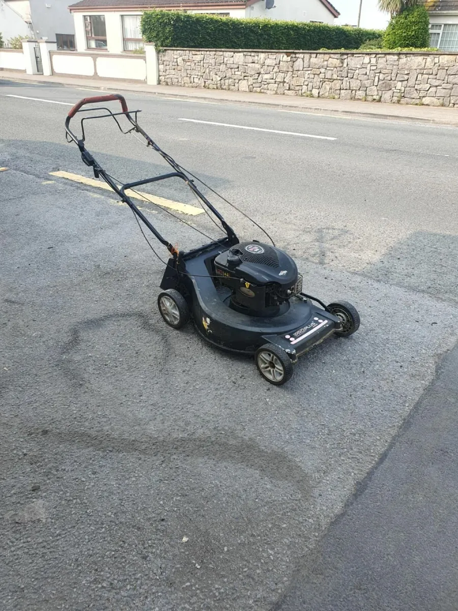 POR PLUS 675 Brixton Stratton self-drive - Image 1