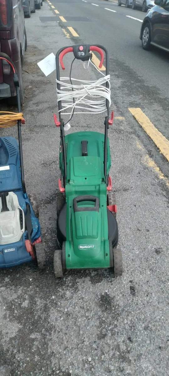 4 electric lawnmower working 100-percent perfect - Image 3