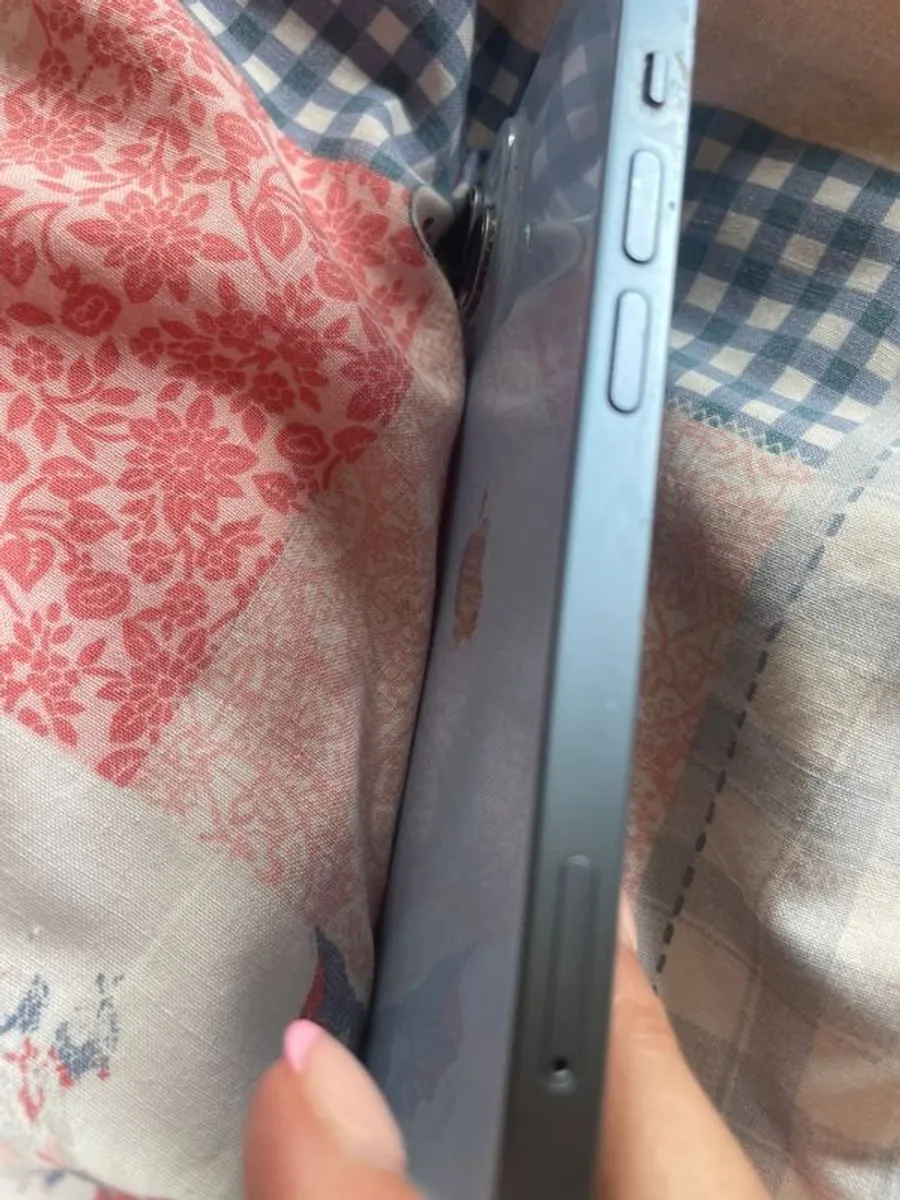 iPhone 14 - Image 1