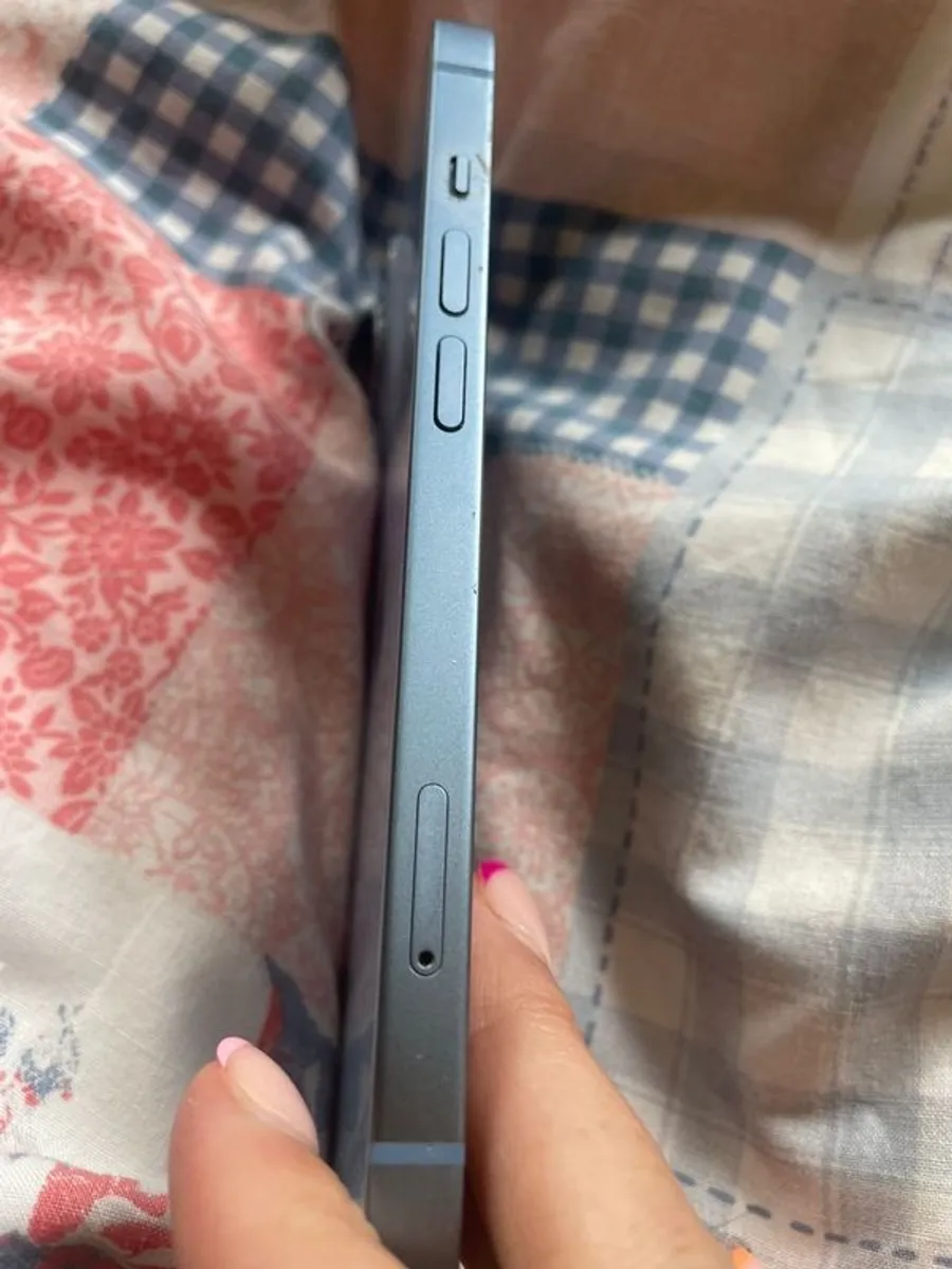iPhone 14 - Image 2