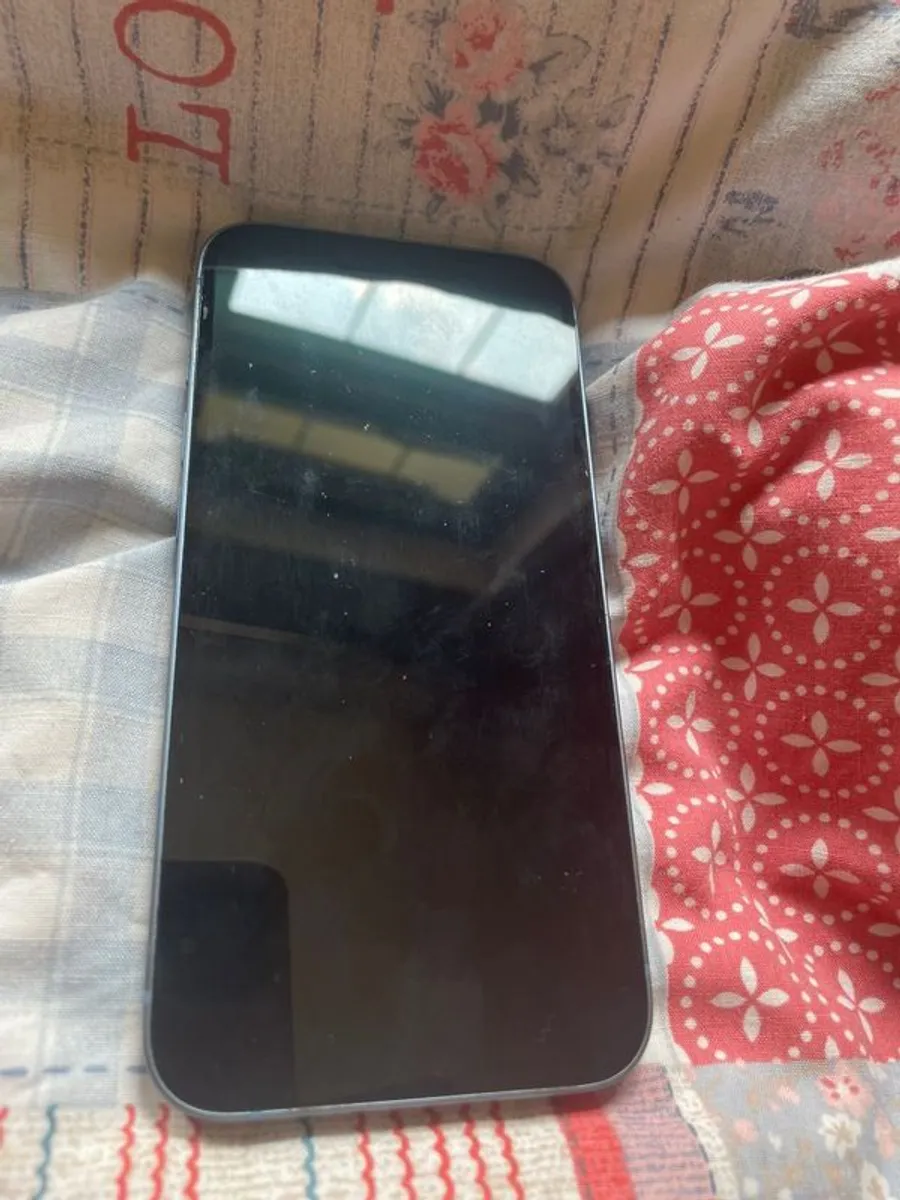 iPhone 14 - Image 4