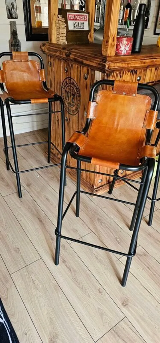 4 Bar Stools, leather and metal - Image 1