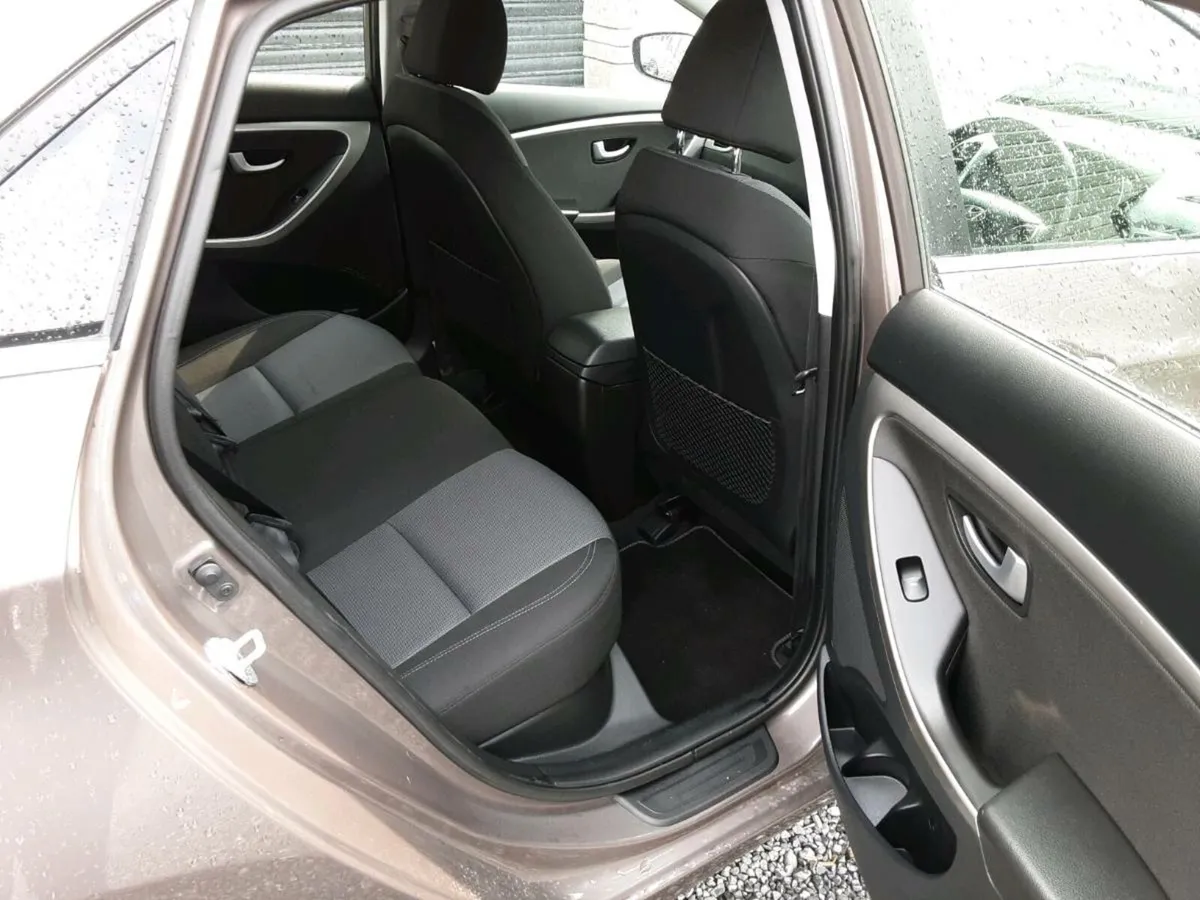 152 Hyundai i30 1.6 Diesel - Image 4