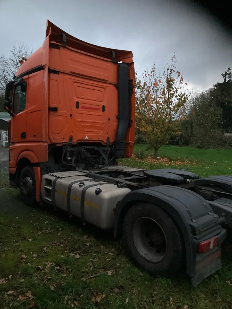 Mercedes Truck 1845 - Image 1