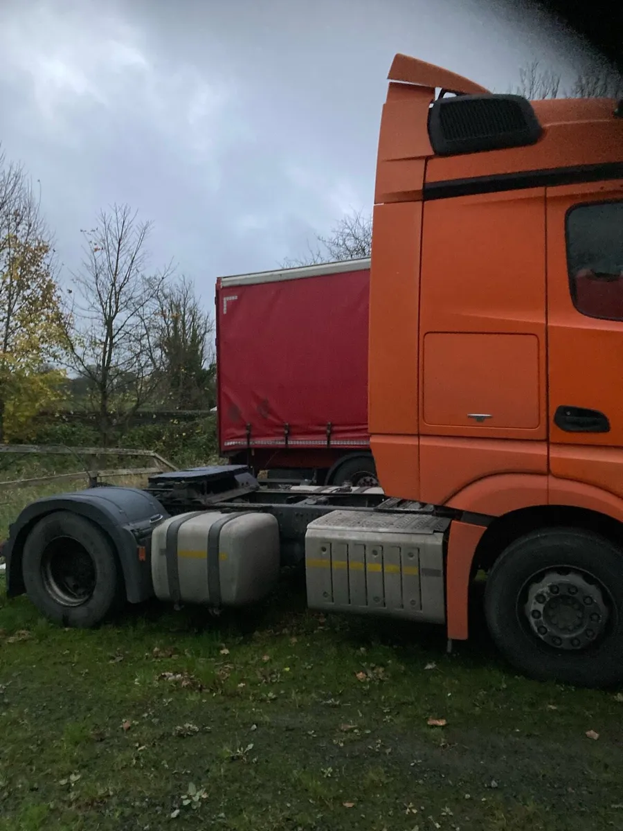 Mercedes Truck 1845 - Image 2