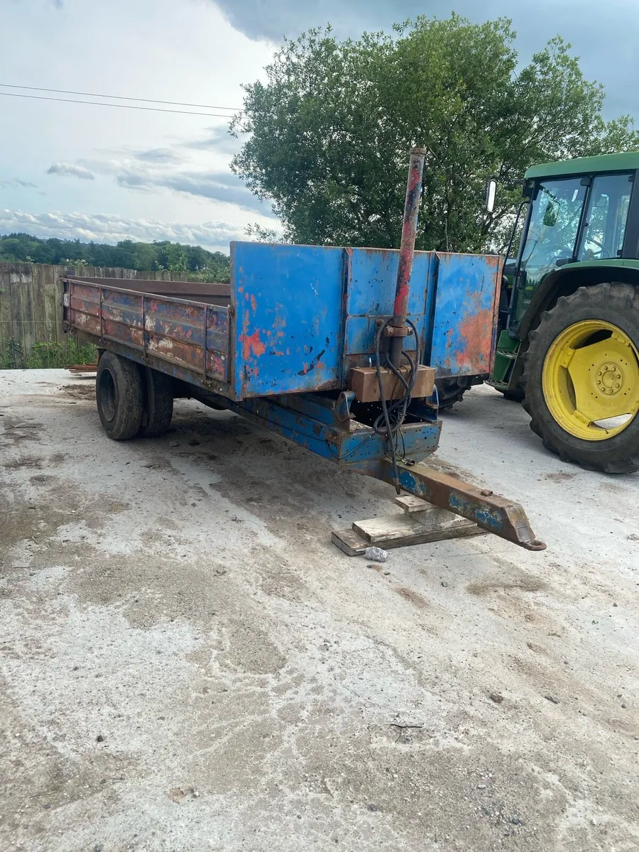 Tractor trailer - Image 1