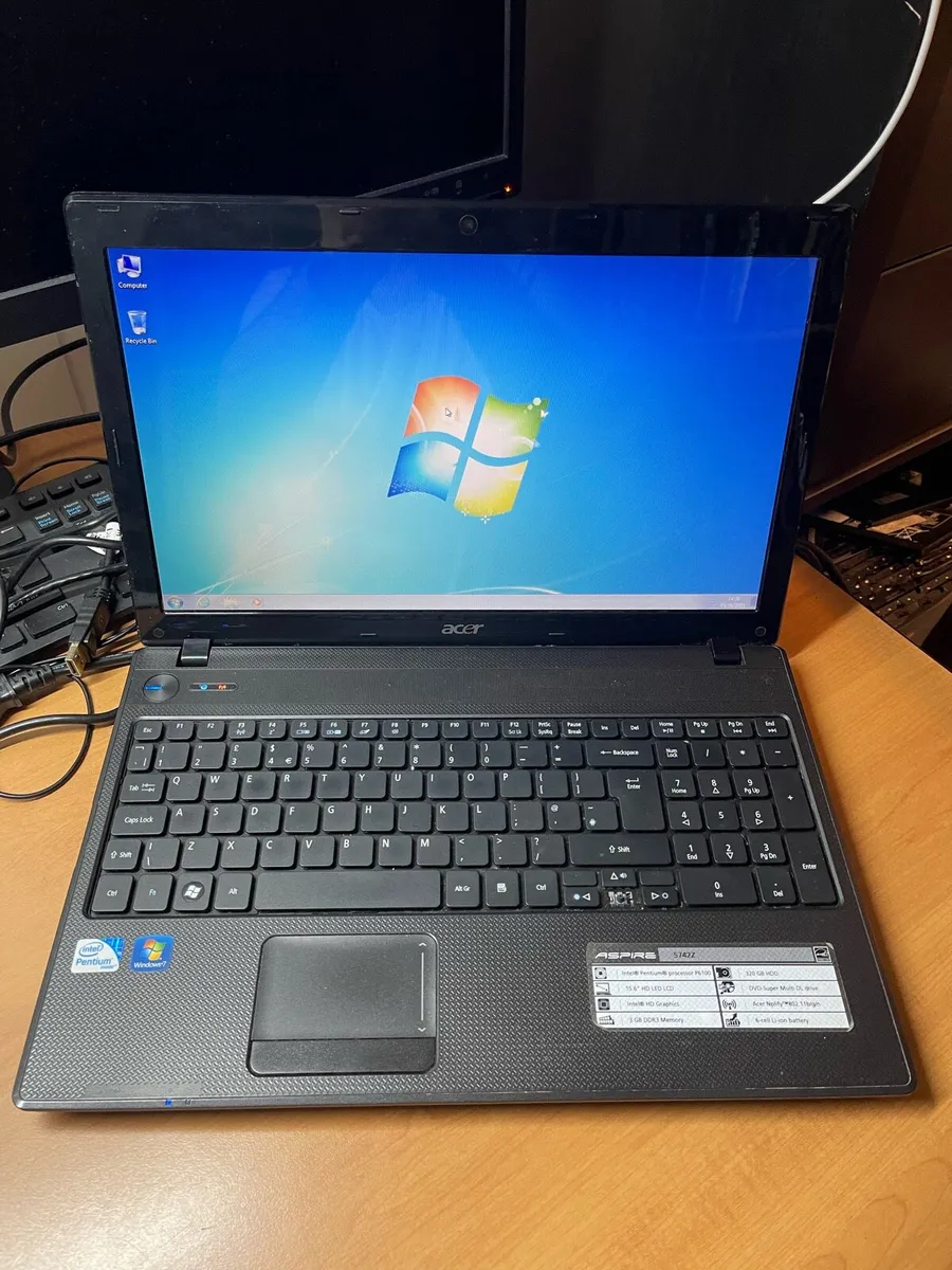 Acer laptop win 7 - Image 1