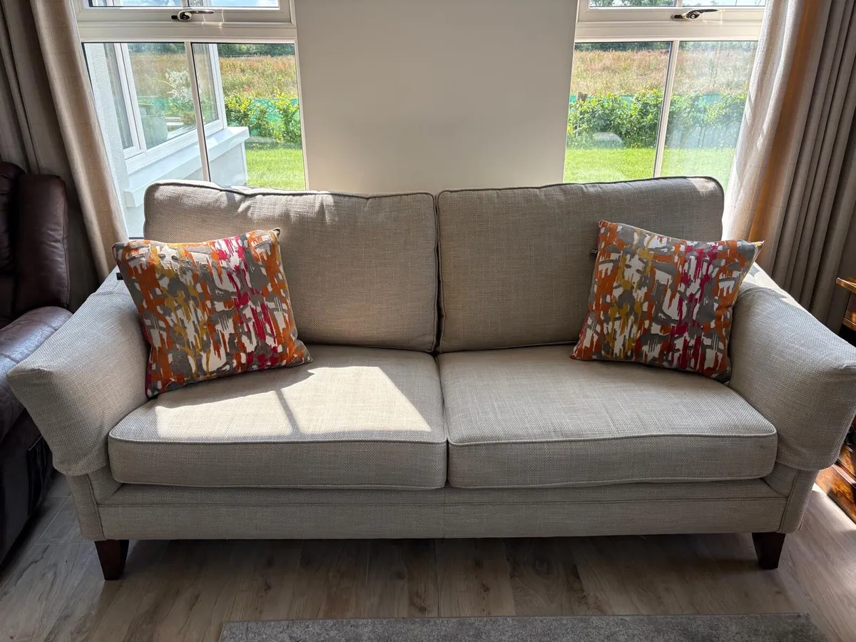 Couch - Image 2