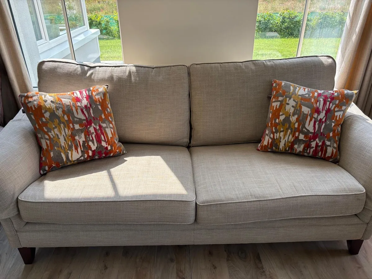 Couch - Image 4