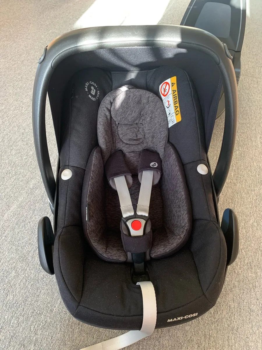 Maxi cosi car seat - Image 1